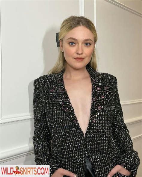 Dakota Fanning Nude Photos & Leaked Videos